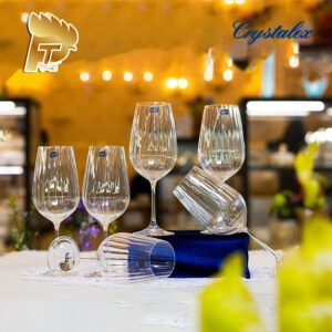 Nâng tầm bàn ăn của bạn với thiết kế ly uống rượu vang đỏ Viola Optic 550ml thời thượng. Hoàn hảo cho phục vụ rượu tại nhà hàng, khách sạn hoặc làm quà tặng độc đáo và đẳng cấp.