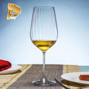 LY UỐNG RƯỢU VANG ĐỎ PHA LÊ VIOLA OPTIC 7 Nâng tầm bàn ăn của bạn với thiết kế ly uống rượu vang đỏ Viola Optic 550ml thời thượng. Hoàn hảo cho phục vụ rượu tại nhà hàng, khách sạn hoặc làm quà tặng độc đáo và đẳng cấp.